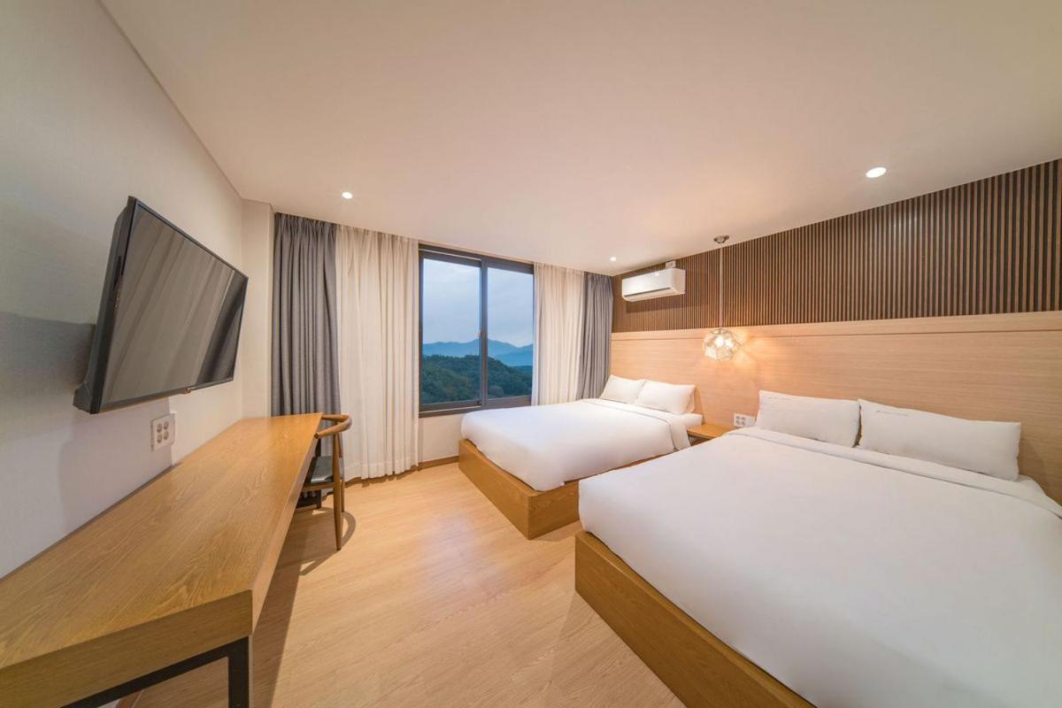 Two Y Hotel Yangyang Buitenkant foto