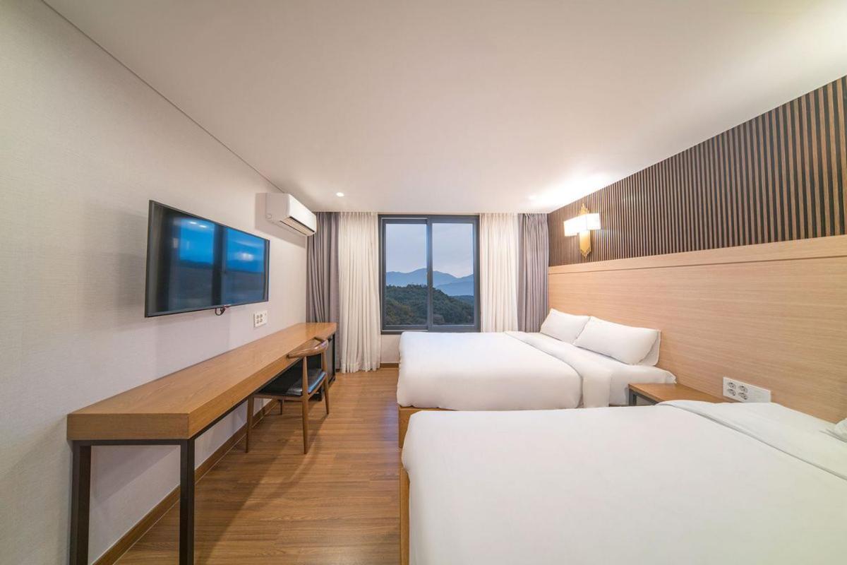 Two Y Hotel Yangyang Buitenkant foto