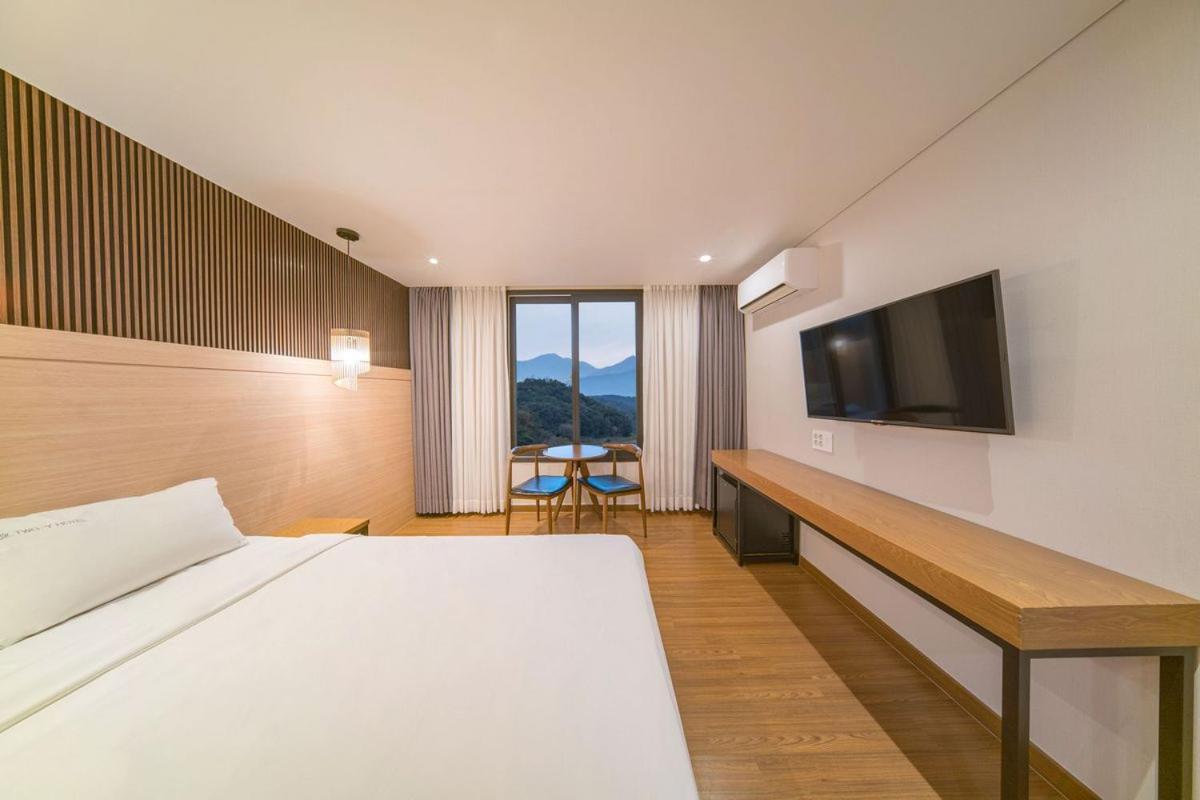 Two Y Hotel Yangyang Buitenkant foto